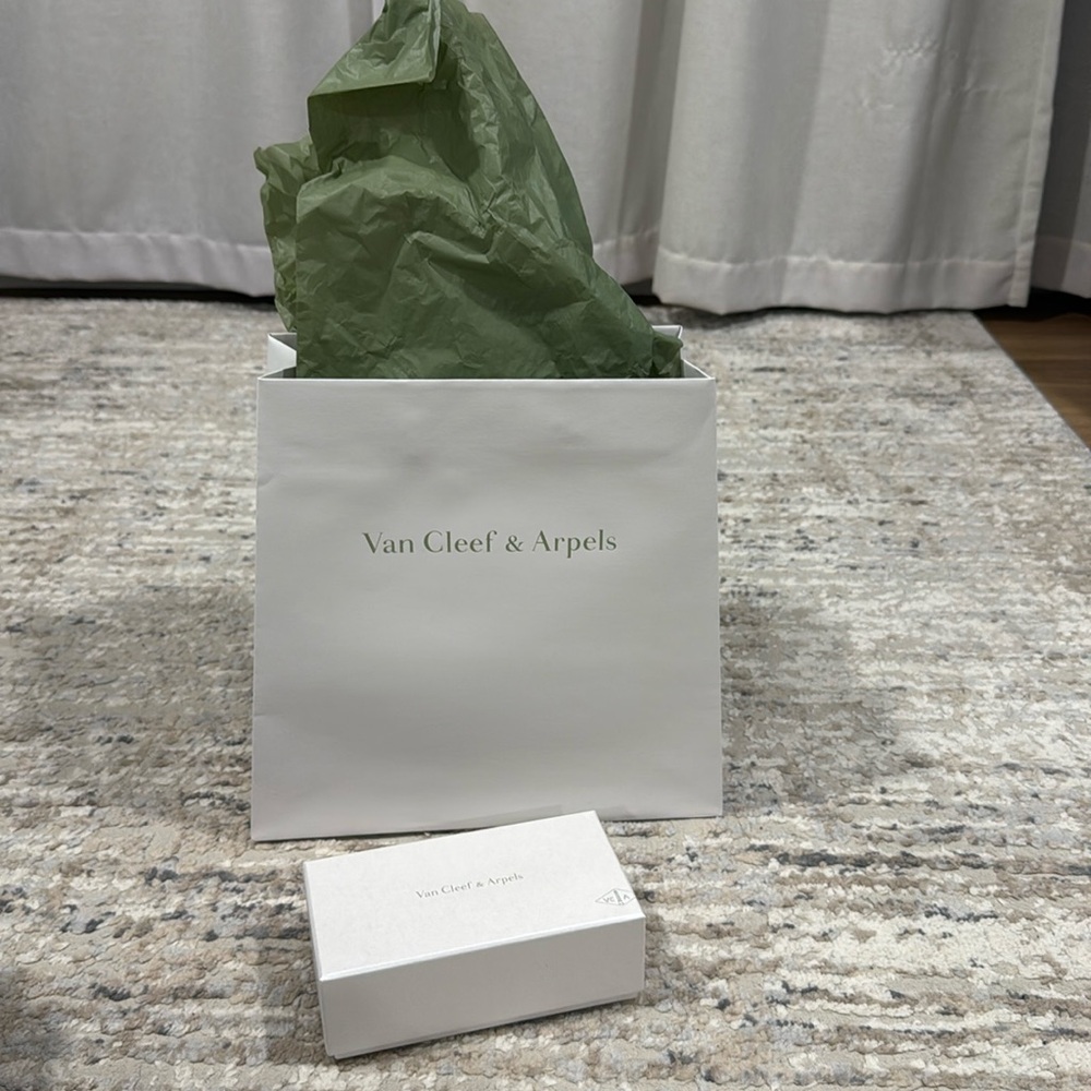 Van Cleef & Arpels paper bag & box